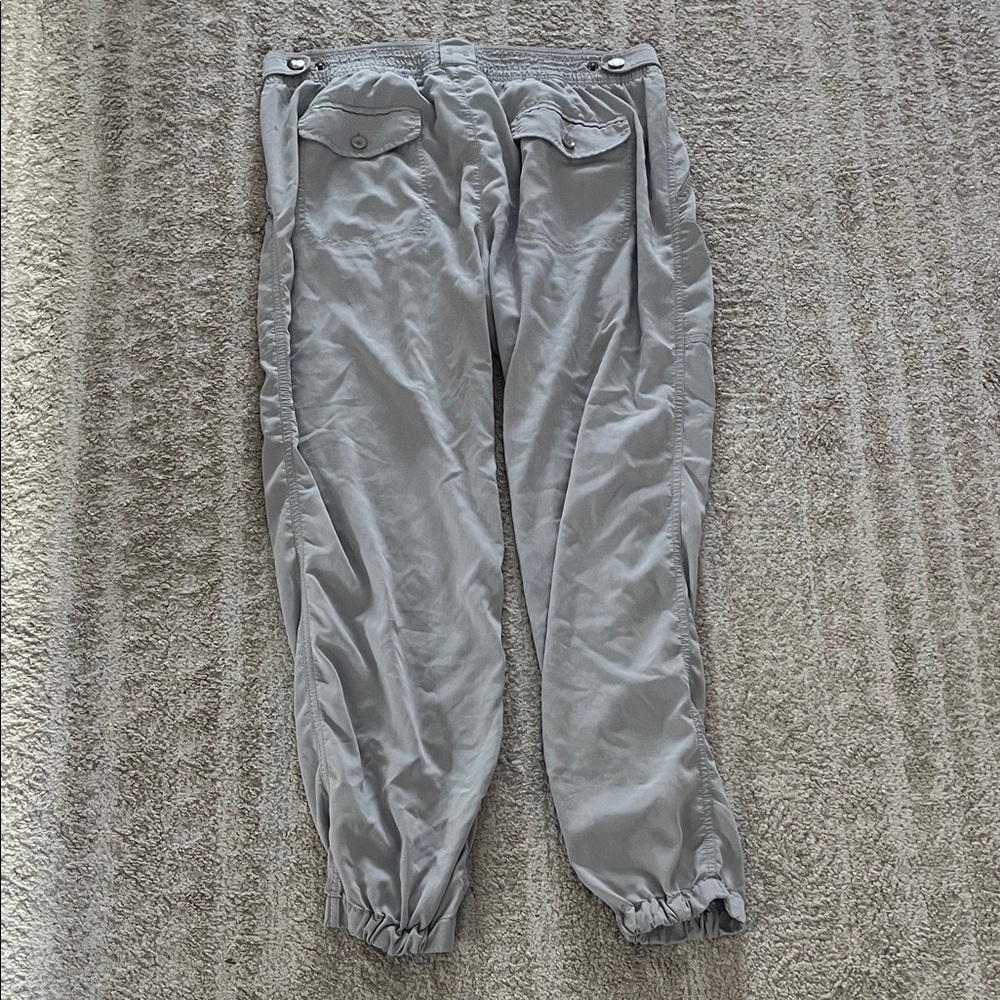 Under Armour Adjustable Elastic Waist Cargo Pockets Gray Travel Joggers Large - Picture 7 of 7